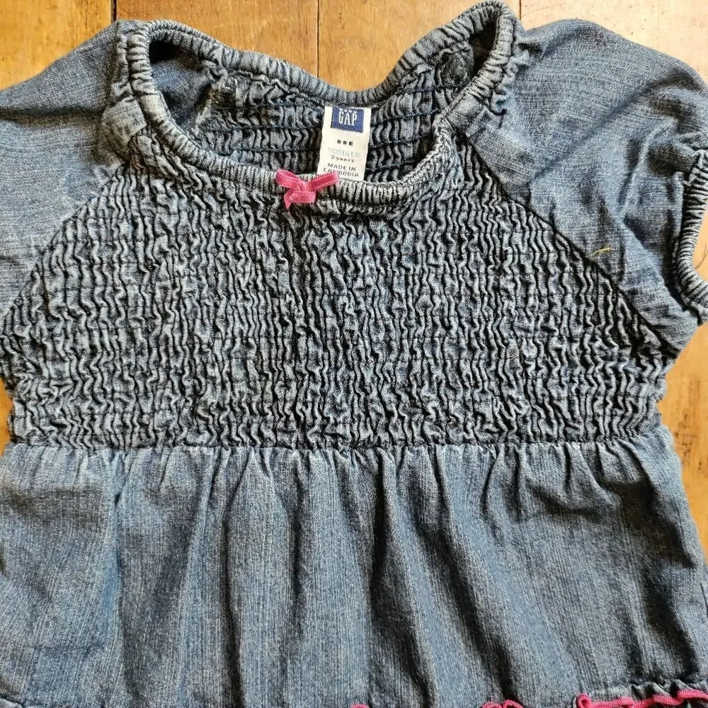 Gap 2T denim dress vintage girls minimalist smocked chest tiered skirt cotton